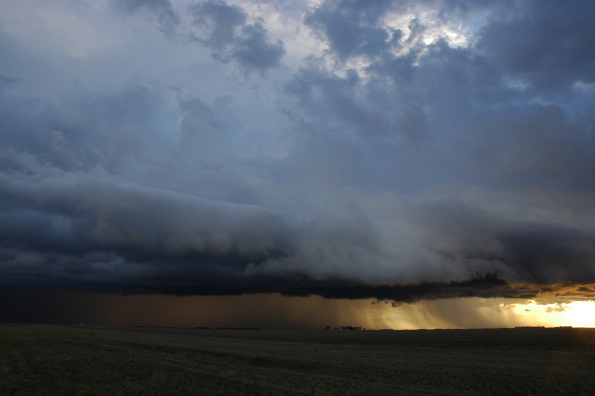 shelfcloud shelf_cloud : SE of Dalby, QLD   4 November 2006