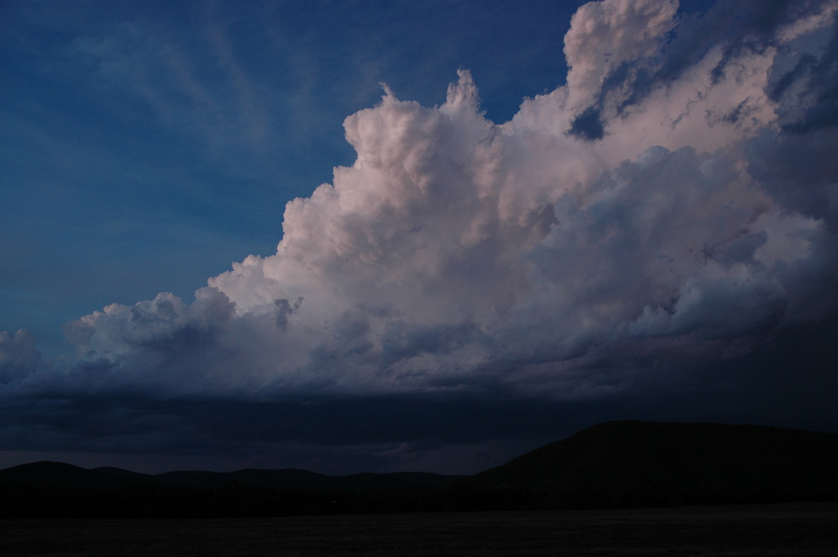 thunderstorm cumulonimbus_calvus : W of Tenterfield, NSW   8 November 2006