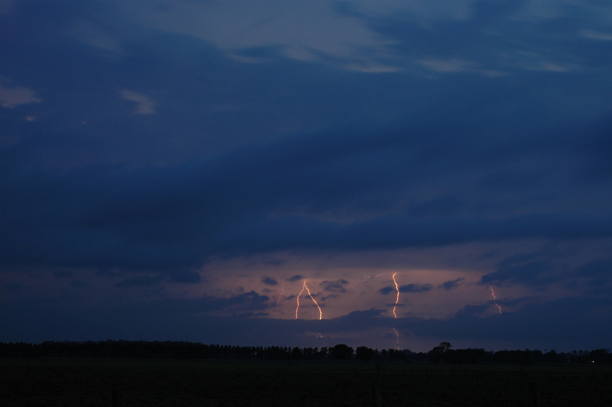 lightning lightning_bolts : N of Casino, NSW   26 November 2006