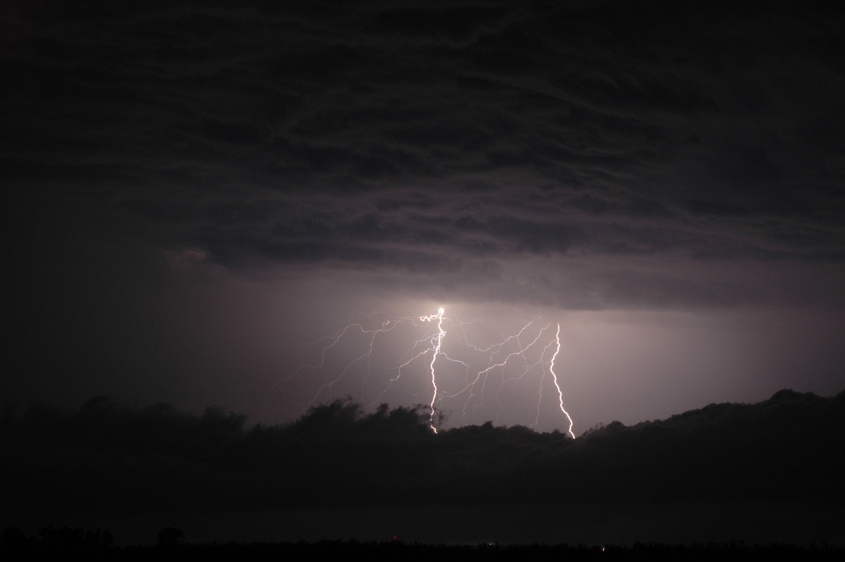 lightning lightning_bolts : near Coraki, NSW   26 November 2006