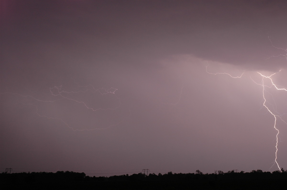 lightning lightning_bolts : SE of Casino, NSW   26 November 2006