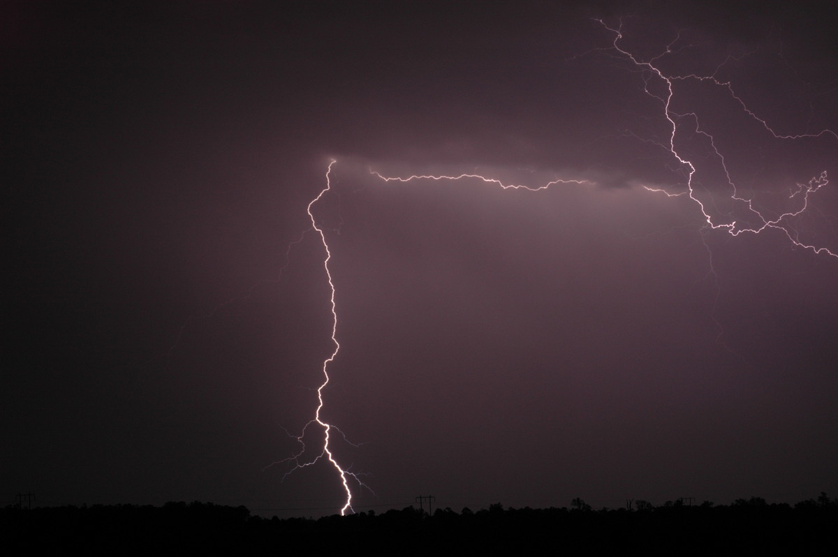 lightning lightning_bolts : SE of Casino, NSW   26 November 2006