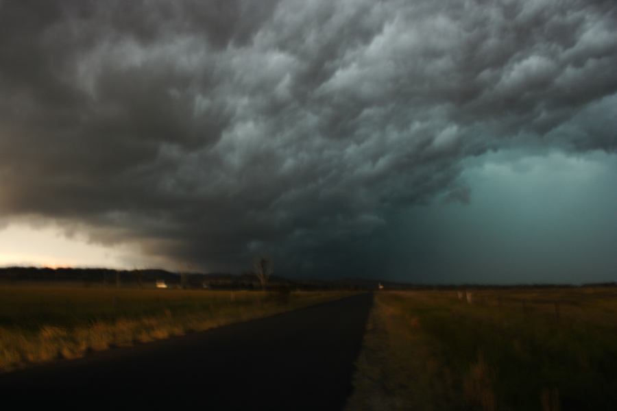 shelfcloud shelf_cloud : near Deepwater, NSW   27 November 2006