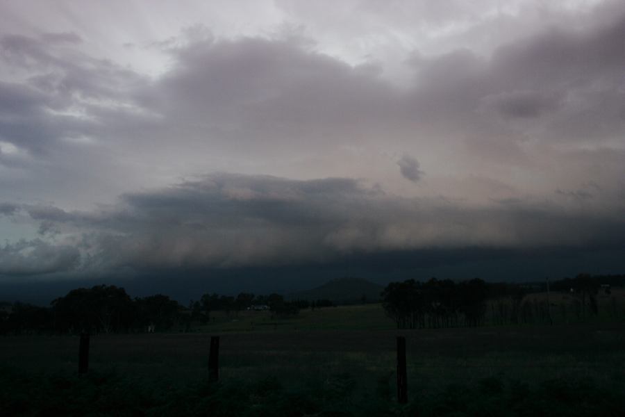 shelfcloud shelf_cloud : 20km S of Tenterfield, NSW   27 November 2006