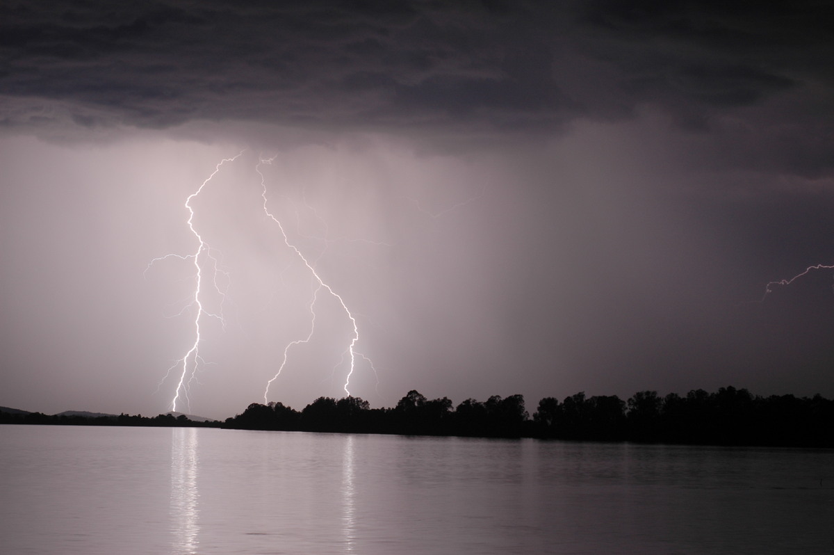 lightning lightning_bolts : Lawrence, NSW   28 November 2006