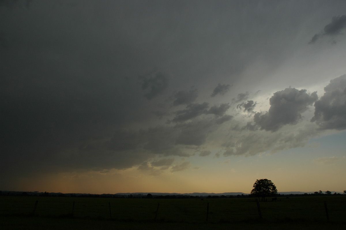 anvil thunderstorm_anvils : N of Casino, NSW   29 November 2006