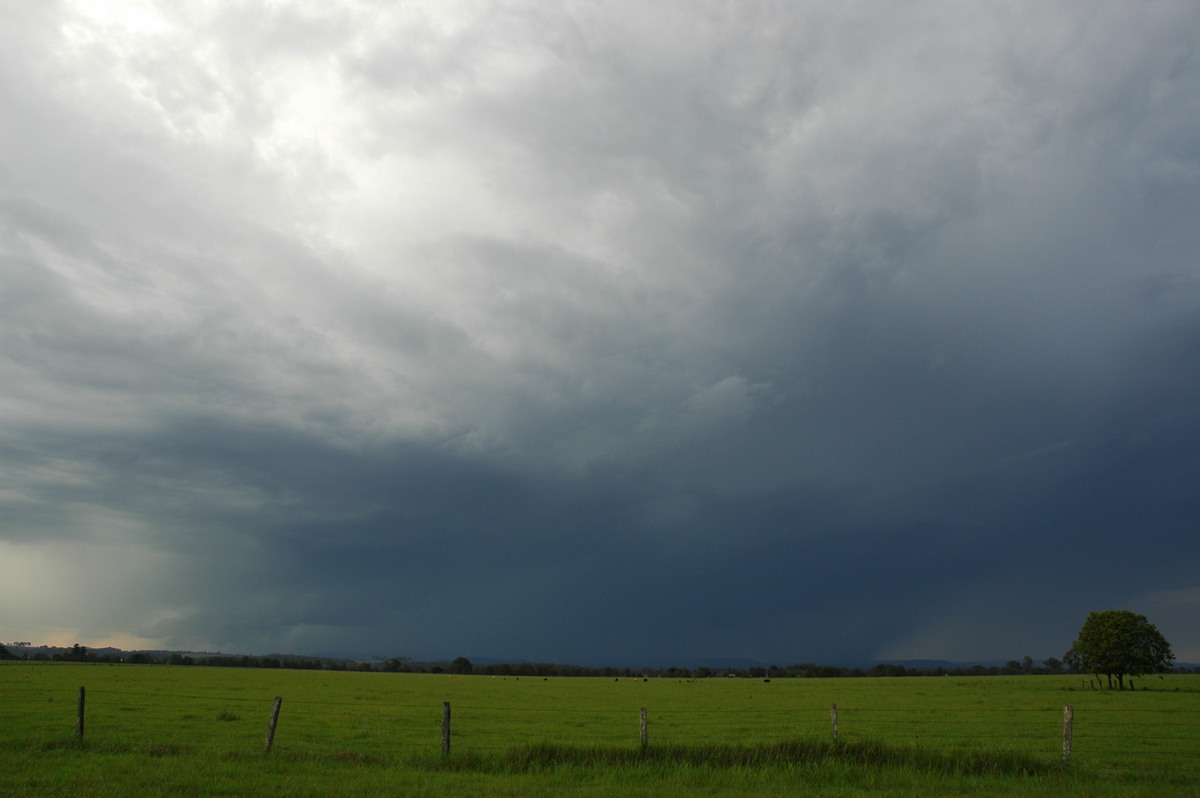 cumulonimbus thunderstorm_base : N of Casino, NSW   15 December 2006