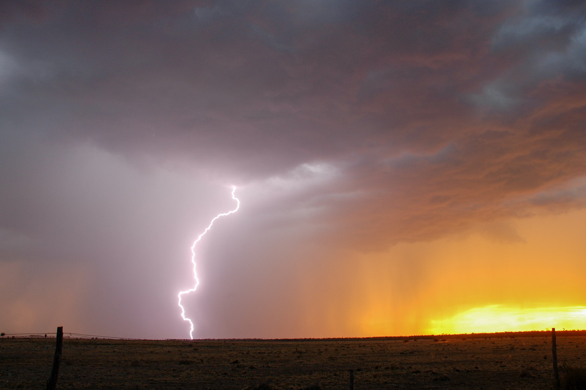 lightning lightning_bolts : N of Goodiwindi, QLD   14 January 2007