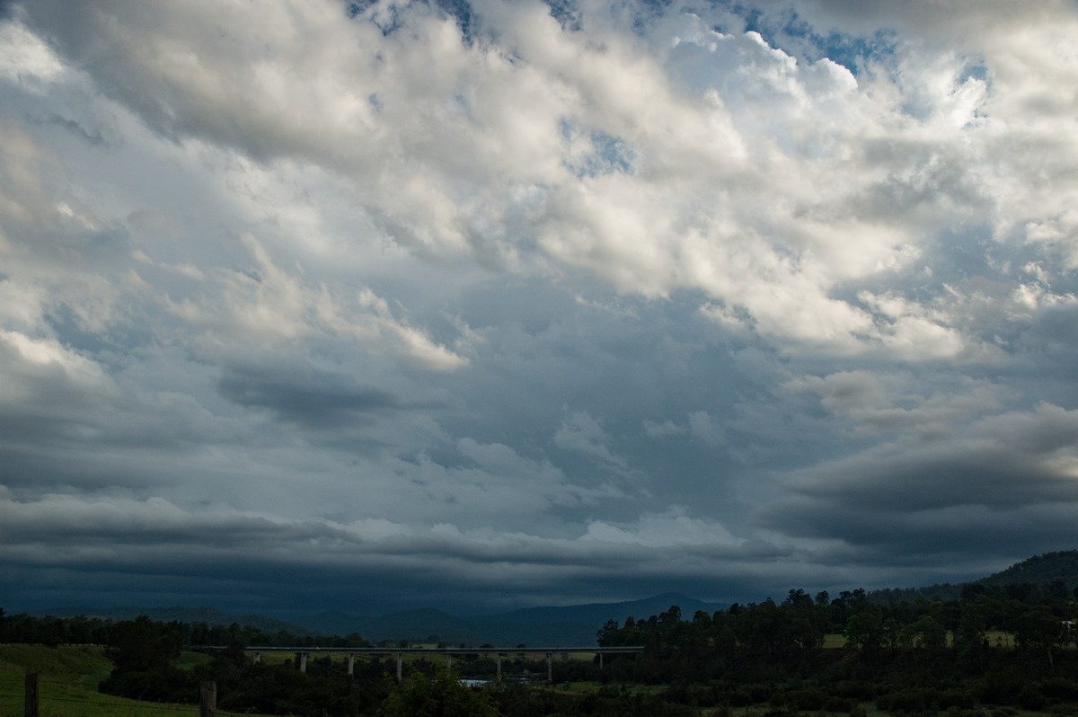 thunderstorm cumulonimbus_incus : Jackadgery, NSW   26 January 2007