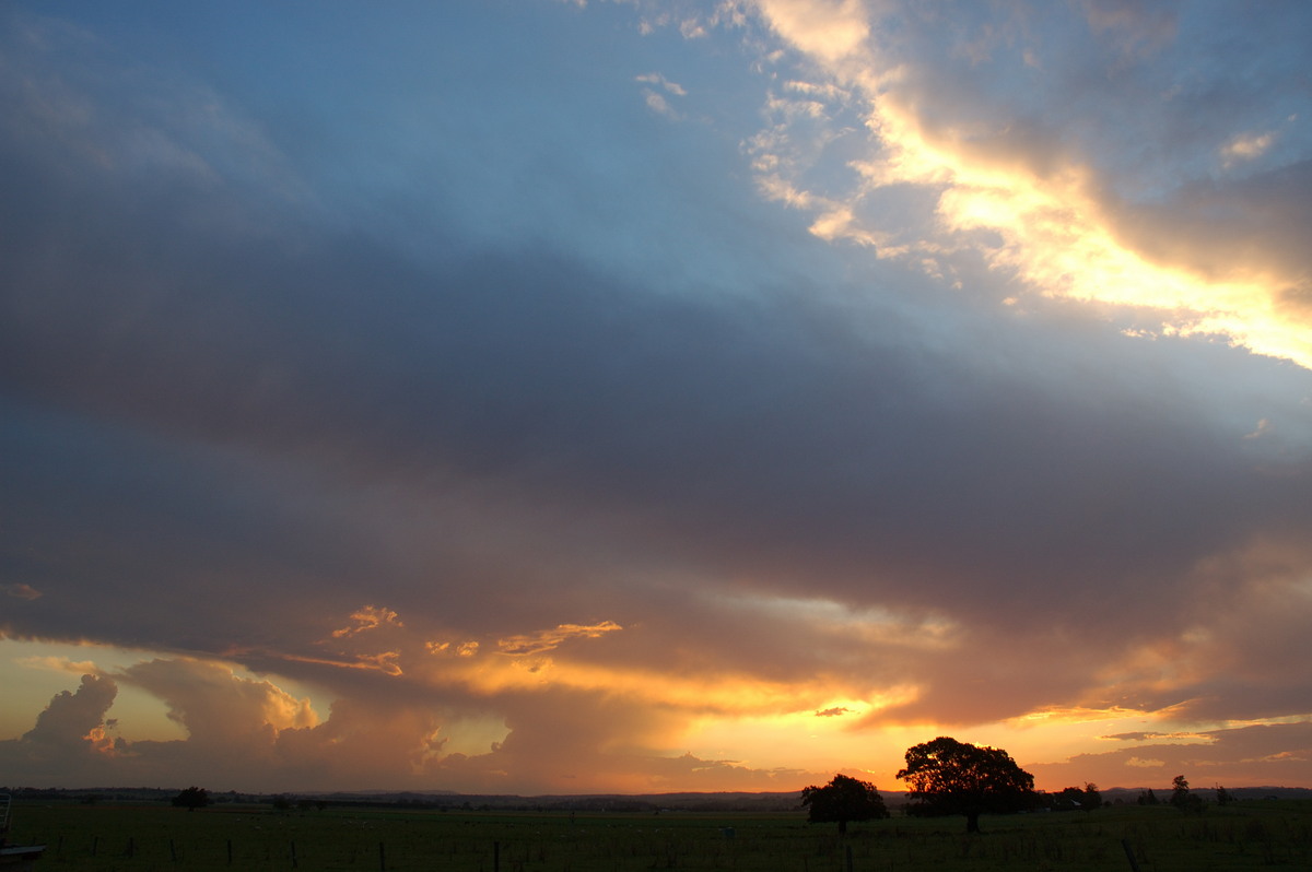 anvil thunderstorm_anvils : N of Casino, NSW   30 January 2007