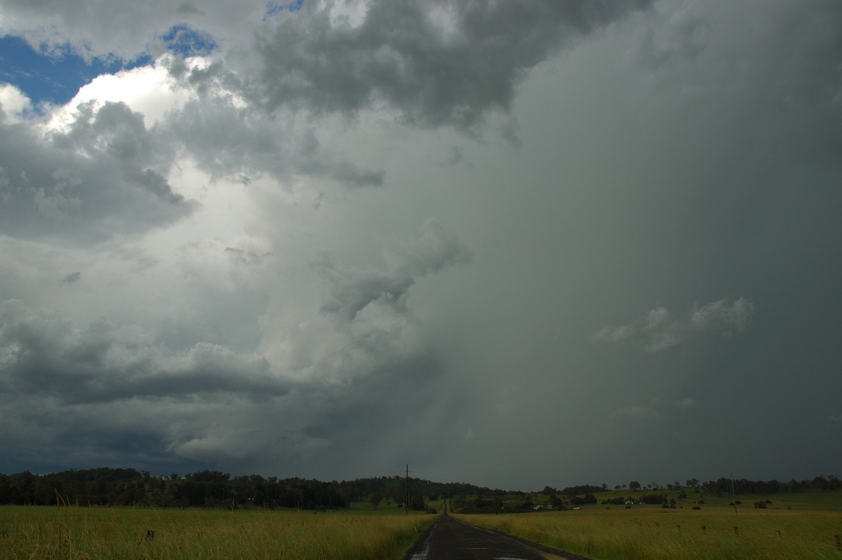 thunderstorm cumulonimbus_incus : E of Casino, NSW   31 January 2007