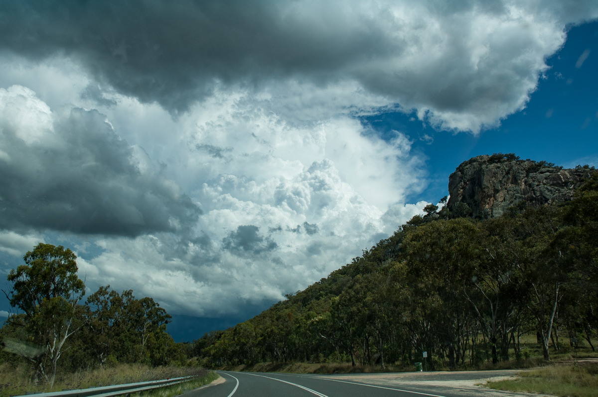 thunderstorm cumulonimbus_incus : S of Tenterfield, NSW   10 February 2007