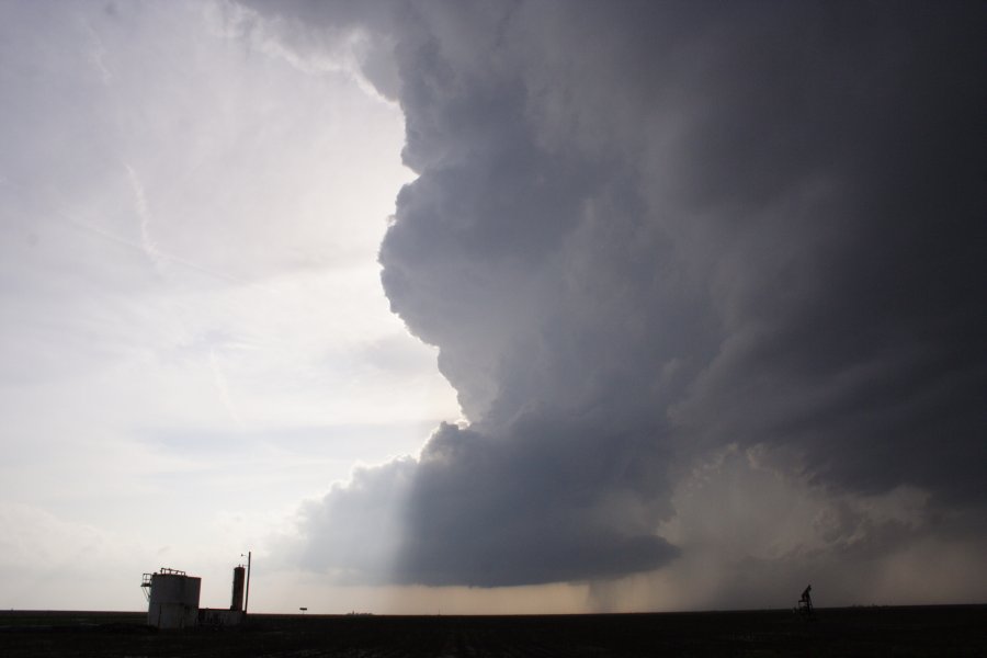 updraft thunderstorm_updrafts : S of White Deer, Texas, USA   23 April 2007