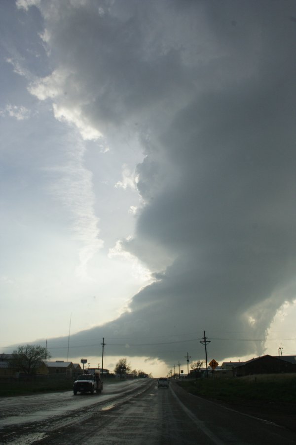 updraft thunderstorm_updrafts : Pampa, Texas, USA   23 April 2007