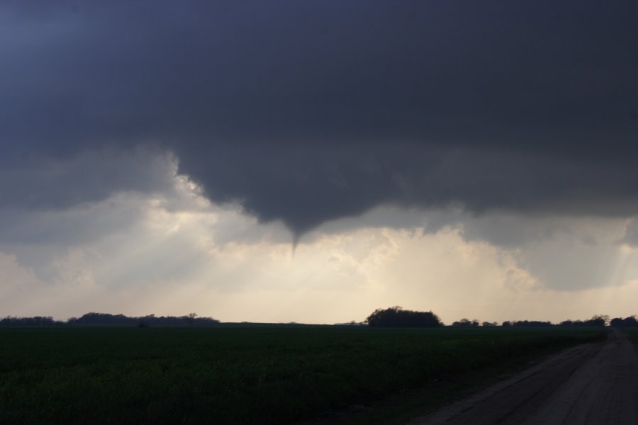 wallcloud thunderstorm_wall_cloud : Nickerson, Kansas, USA   24 April 2007