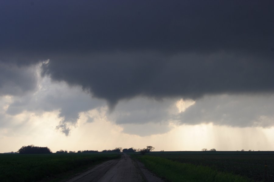 wallcloud thunderstorm_wall_cloud : Nickerson, Kansas, USA   24 April 2007