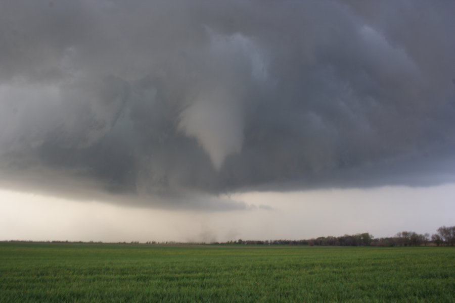 wallcloud thunderstorm_wall_cloud : Nickerson, Kansas, USA   24 April 2007