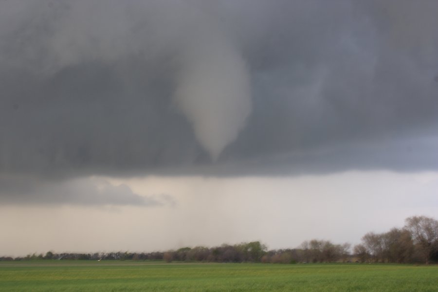 wallcloud thunderstorm_wall_cloud : Nickerson, Kansas, USA   24 April 2007