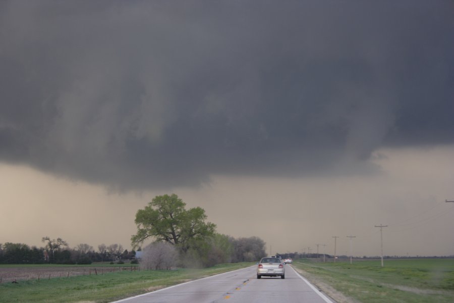 cumulonimbus supercell_thunderstorm : Nickerson, Kansas, USA   24 April 2007