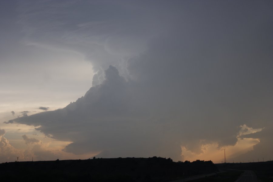 cumulonimbus supercell_thunderstorm : E of Woodward, Oklahoma, USA   4 May 2007