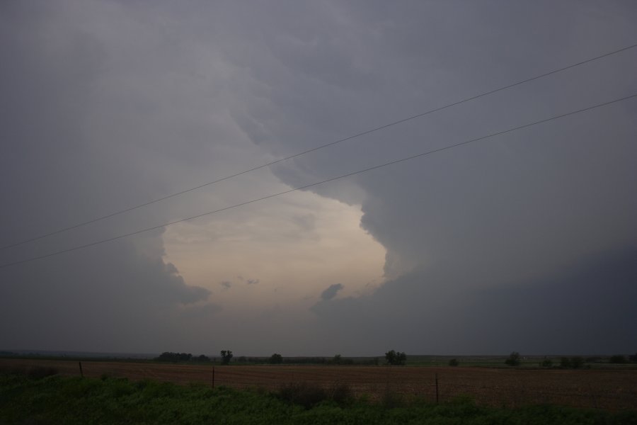 cumulonimbus supercell_thunderstorm : N of Woordward near Oklahoma-Kansas border, USA   5 May 2007