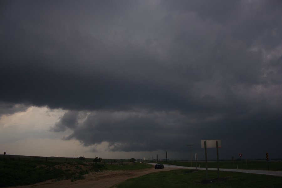 cumulonimbus supercell_thunderstorm : near Clearwater, Kansas, USA   5 May 2007