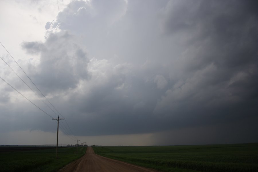 wallcloud thunderstorm_wall_cloud : SE of Greensburg, Kansas, USA   5 May 2007