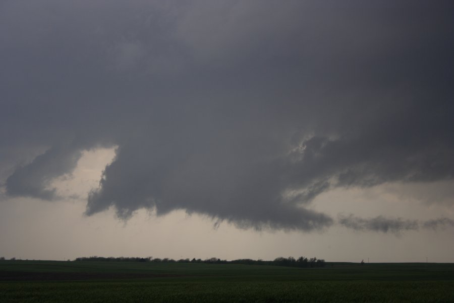 cumulonimbus supercell_thunderstorm : SE of Greensburg, Kansas, USA   5 May 2007