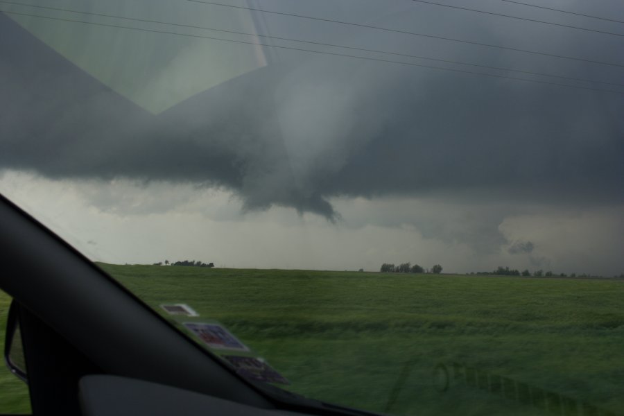 wallcloud thunderstorm_wall_cloud : SW of Pratt, Kansas, USA   5 May 2007