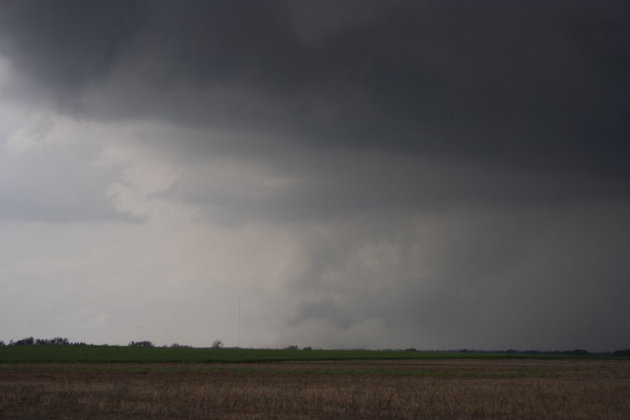 tornadoes funnel_tornado_waterspout : SW of Pratt, Kansas, USA   5 May 2007