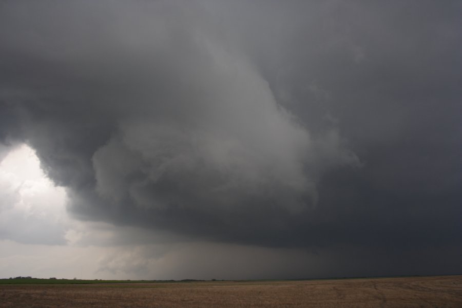 tornadoes funnel_tornado_waterspout : SW of Pratt, Kansas, USA   5 May 2007