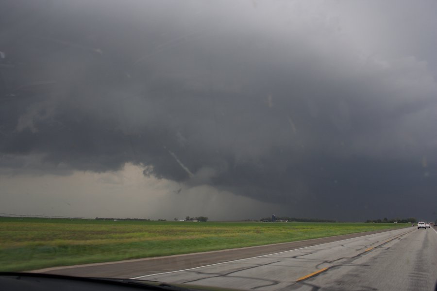 tornadoes funnel_tornado_waterspout : SW of Pratt, Kansas, USA   5 May 2007