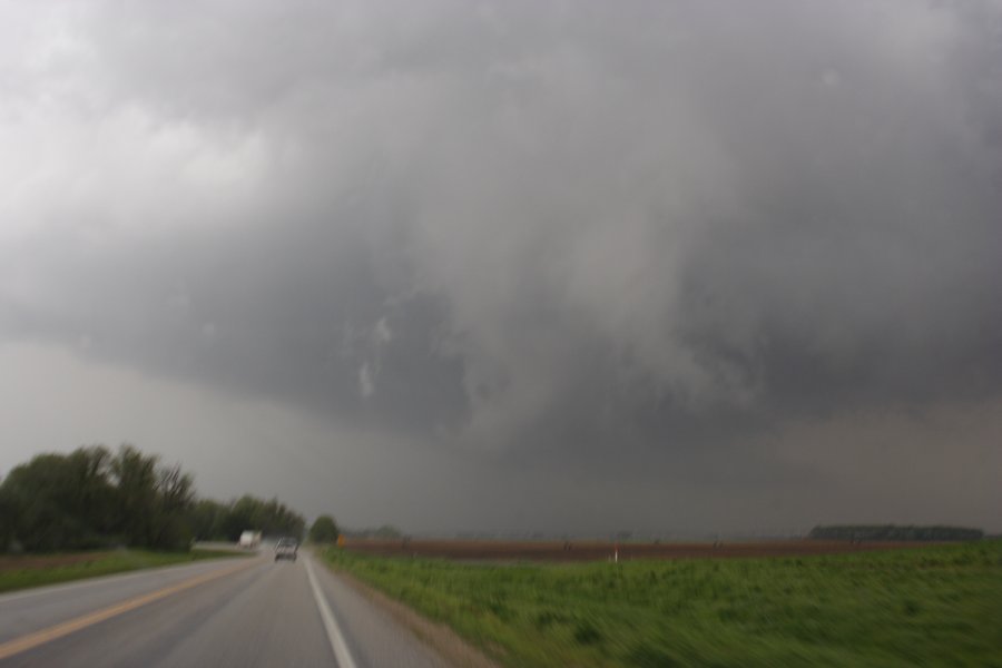 cumulonimbus supercell_thunderstorm : N of Pratt, Kansas, USA   5 May 2007