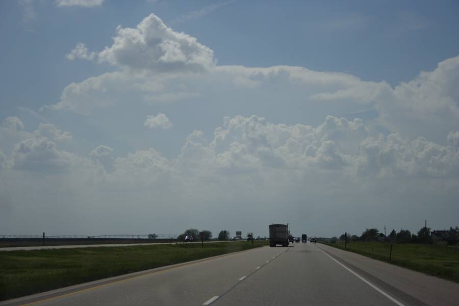 anvil thunderstorm_anvils : W of York, Nebraska, USA   14 May 2007