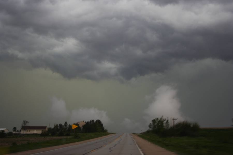 raincascade precipitation_cascade : N of Dorchester, Nebraska, USA   14 May 2007