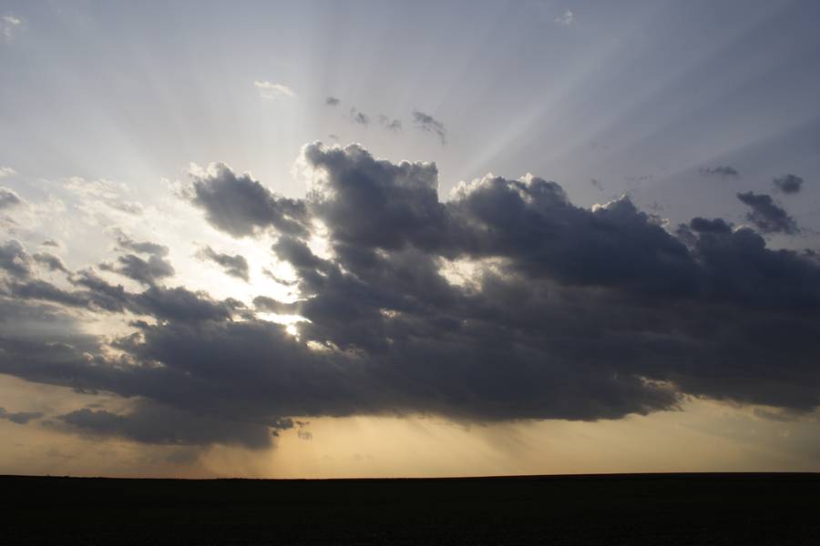 halosundog halo_sundog_crepuscular_rays : near McCook, Nebraska, USA   16 May 2007