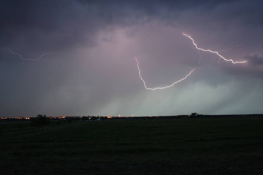 lightning lightning_bolts : near McCook, Nebraska, USA   16 May 2007