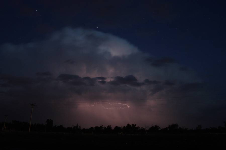 lightning lightning_bolts : W of McCook, Nebraska, USA   16 May 2007