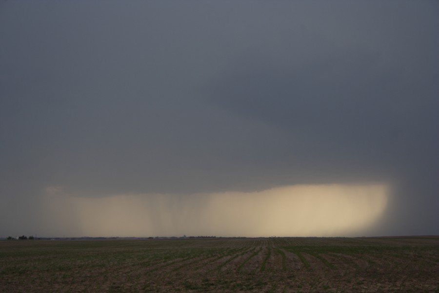 cumulonimbus supercell_thunderstorm : W of WaKeeney, Kansas, USA   22 May 2007