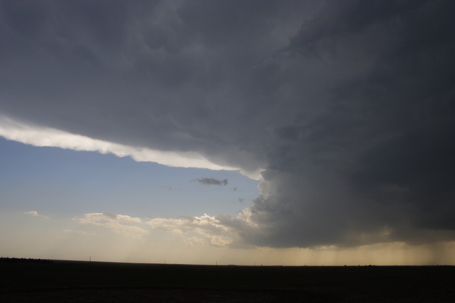 cumulonimbus supercell_thunderstorm : W of WaKeeney, Kansas, USA   22 May 2007