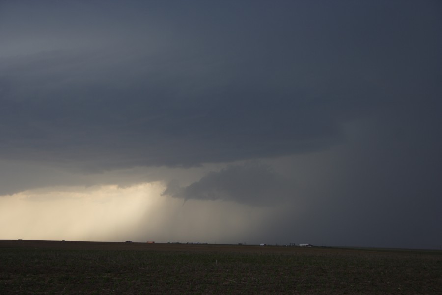 cumulonimbus supercell_thunderstorm : W of WaKeeney, Kansas, USA   22 May 2007