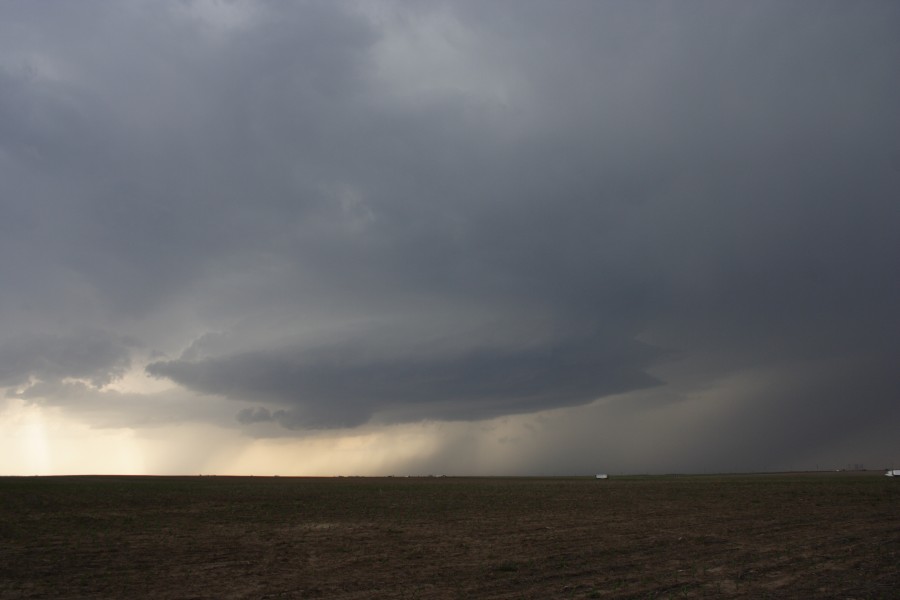 wallcloud thunderstorm_wall_cloud : W of WaKeeney, Kansas, USA   22 May 2007