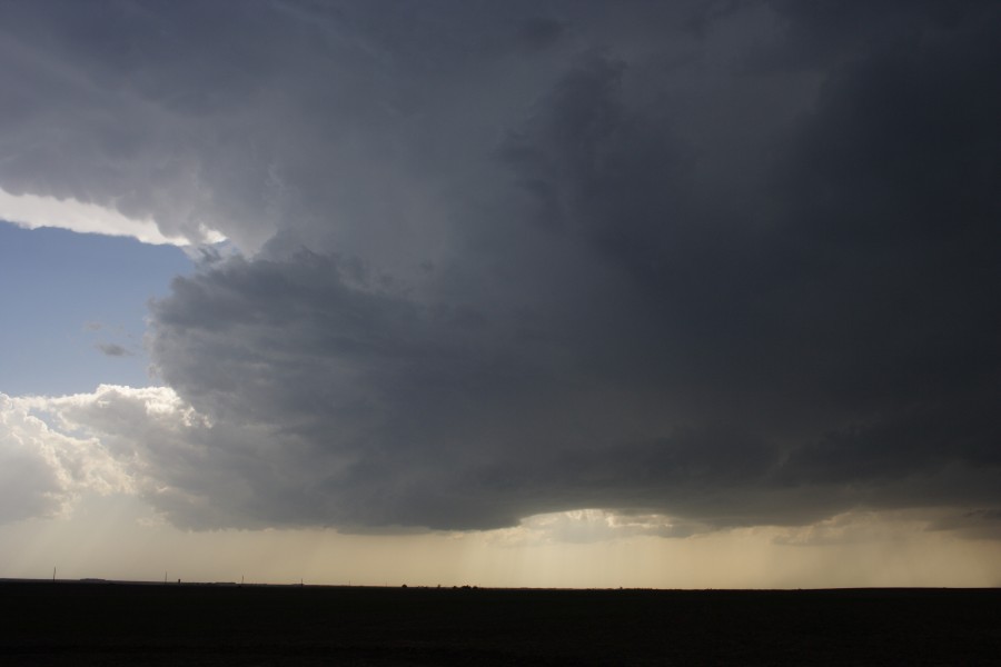 cumulonimbus supercell_thunderstorm : W of WaKeeney, Kansas, USA   22 May 2007