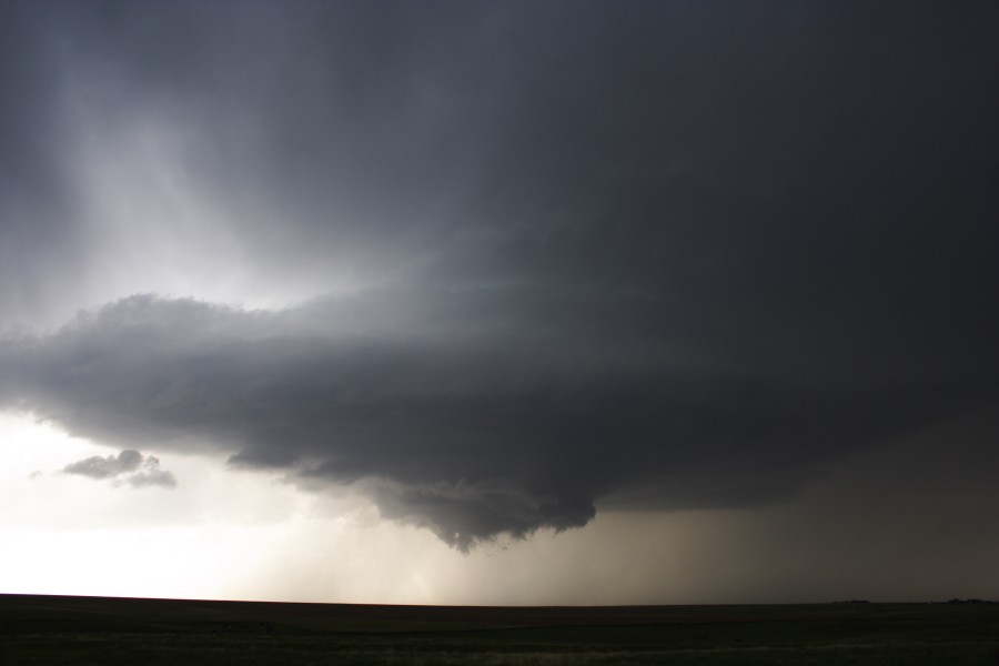 tornadoes funnel_tornado_waterspout : near St Peters, Kansas, USA   22 May 2007