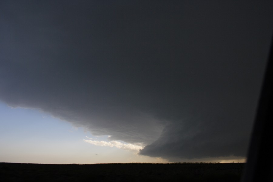 cumulonimbus supercell_thunderstorm : near St Peters, Kansas, USA   22 May 2007