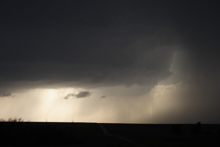 cumulonimbus supercell_thunderstorm : E of St Peters, Kansas, USA   22 May 2007