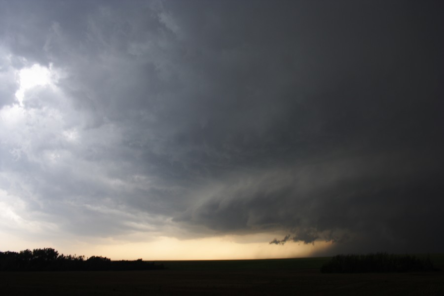 cumulonimbus supercell_thunderstorm : E of St Peters, Kansas, USA   22 May 2007