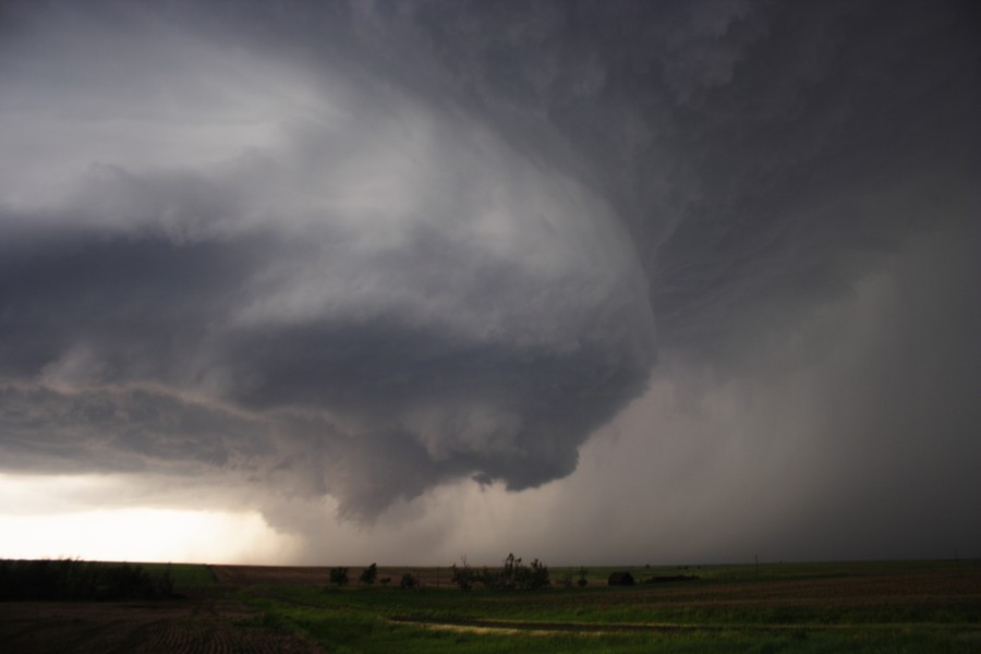 cumulonimbus thunderstorm_base : E of St Peters, Kansas, USA   22 May 2007