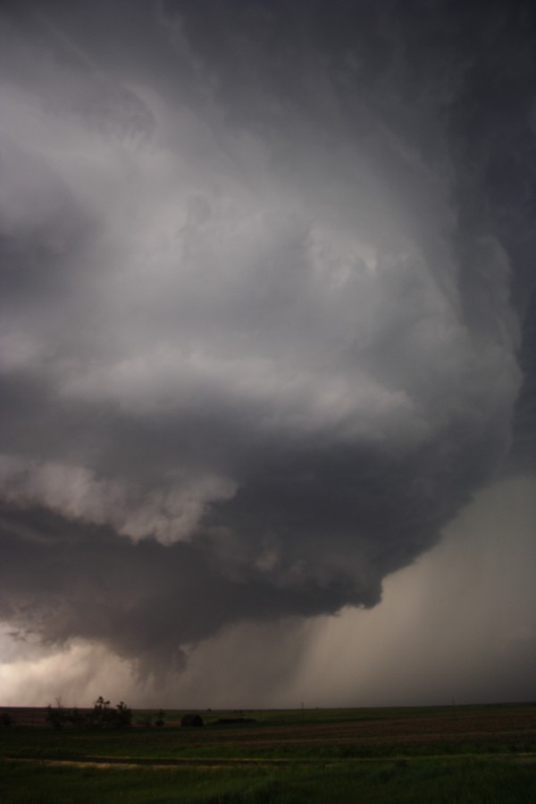 wallcloud thunderstorm_wall_cloud : E of St Peters, Kansas, USA   22 May 2007