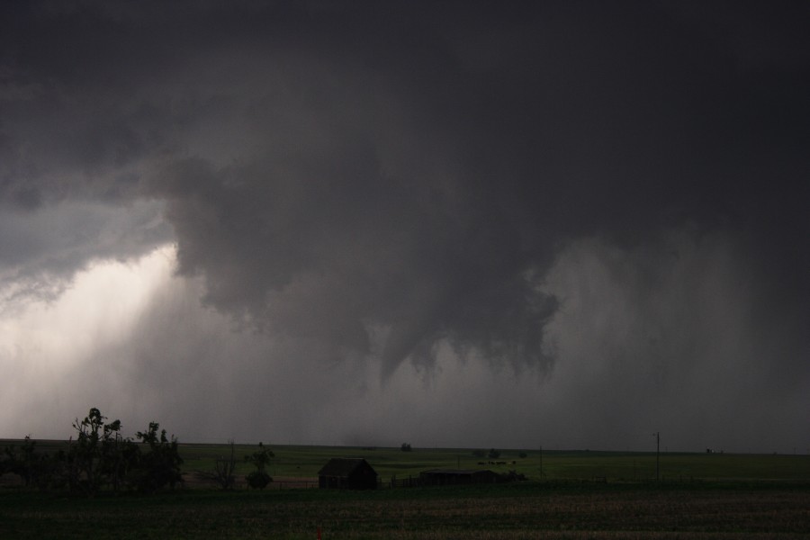 cumulonimbus supercell_thunderstorm : E of St Peters, Kansas, USA   22 May 2007